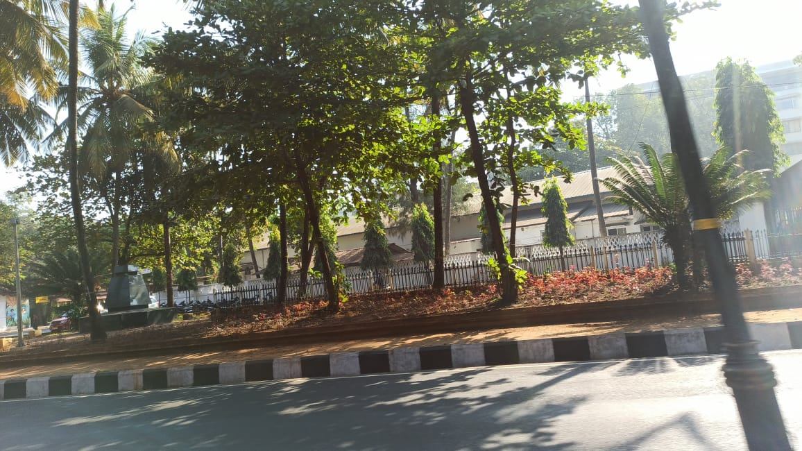 Medians, lanes and benches, image 8
