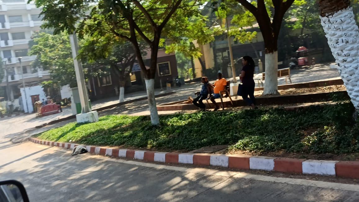 Medians, lanes and benches, image 11