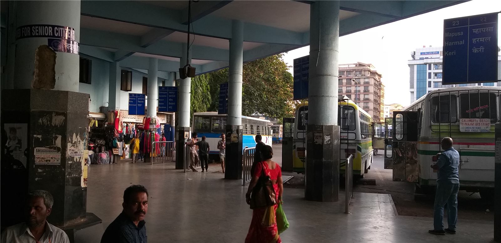 Signs, junctions, bus stands, image 4